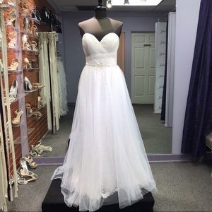 Bonny - Style 6719 - Size 14 - White